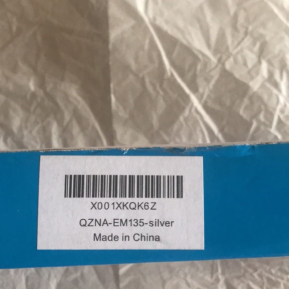 Paper Towel Holder With Wall Mount New - Picture 5 of 7